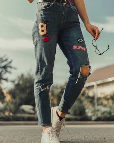 ג'ינס כחול גזרה גבוהה